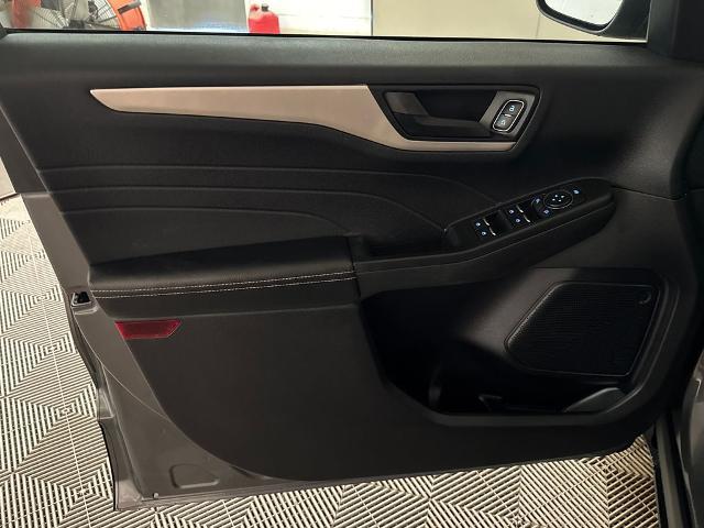 2022 Ford Escape - $18,250