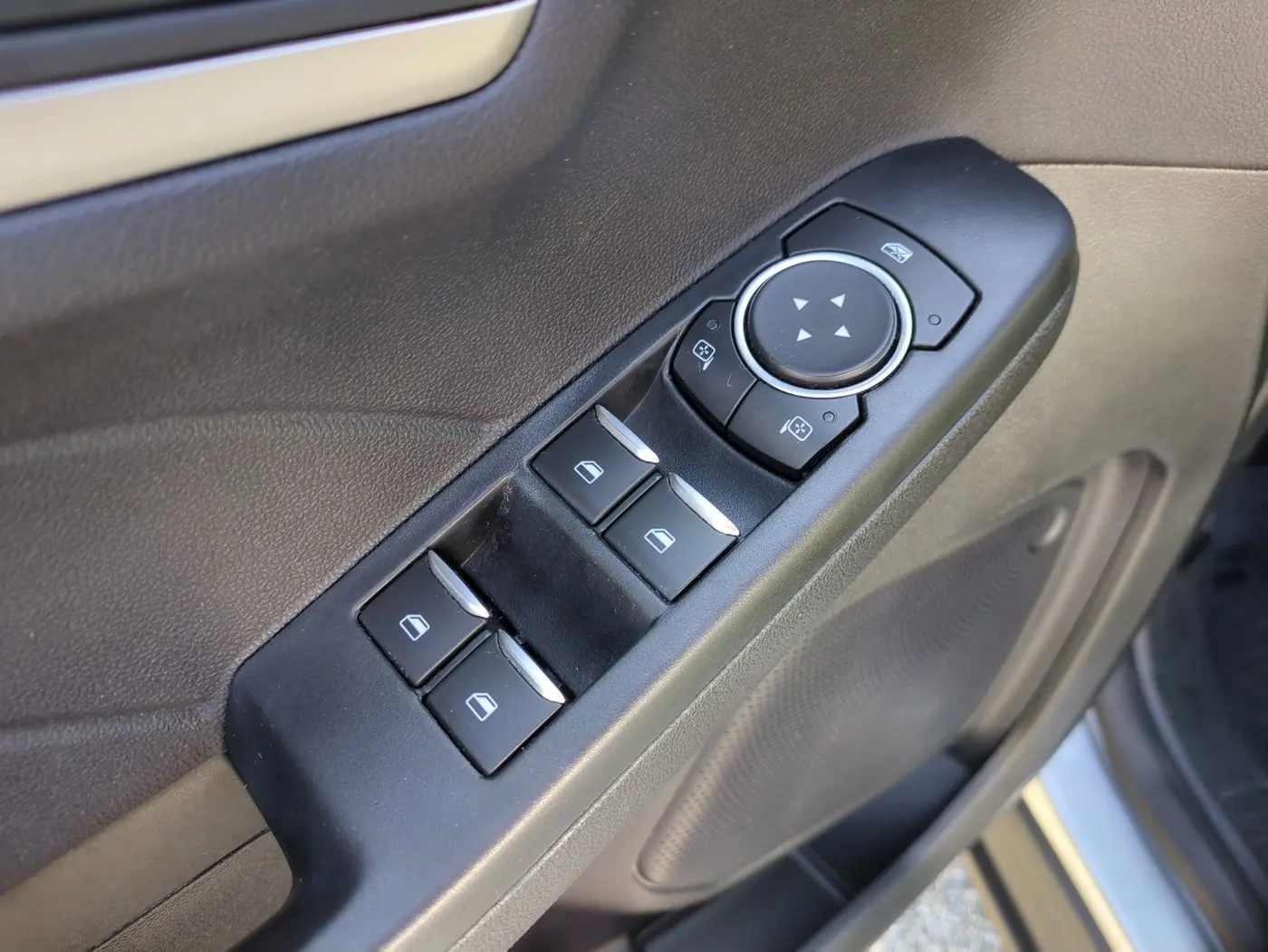2022 Ford Escape - $19,900