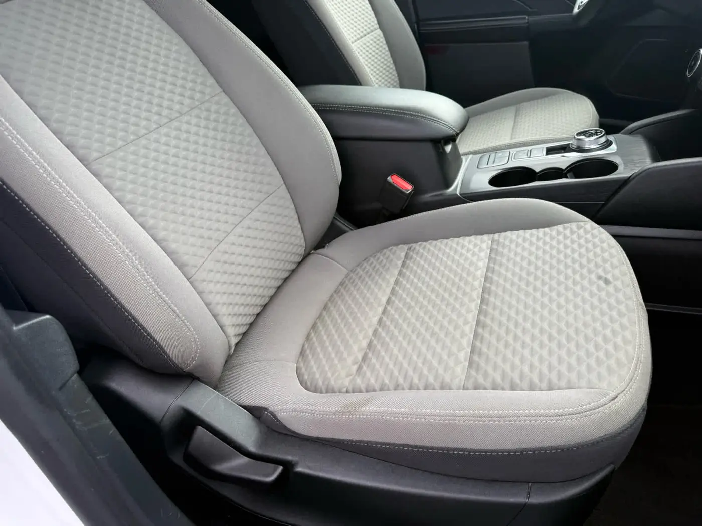 2022 Ford Escape - $17,922