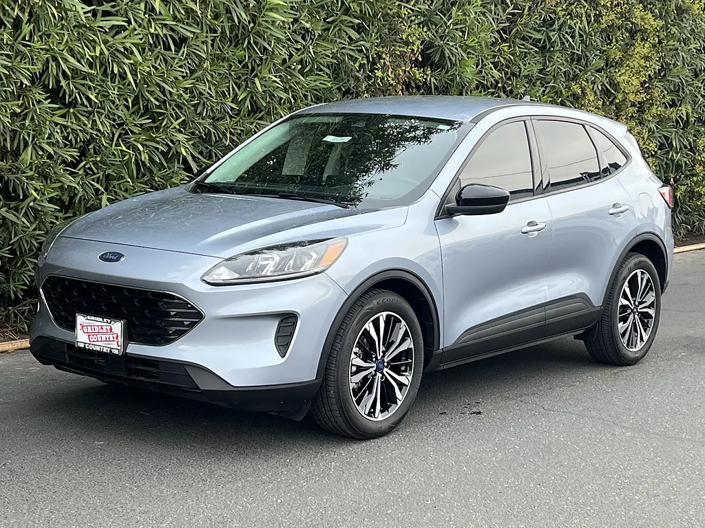 2022 Ford Escape - $21,988