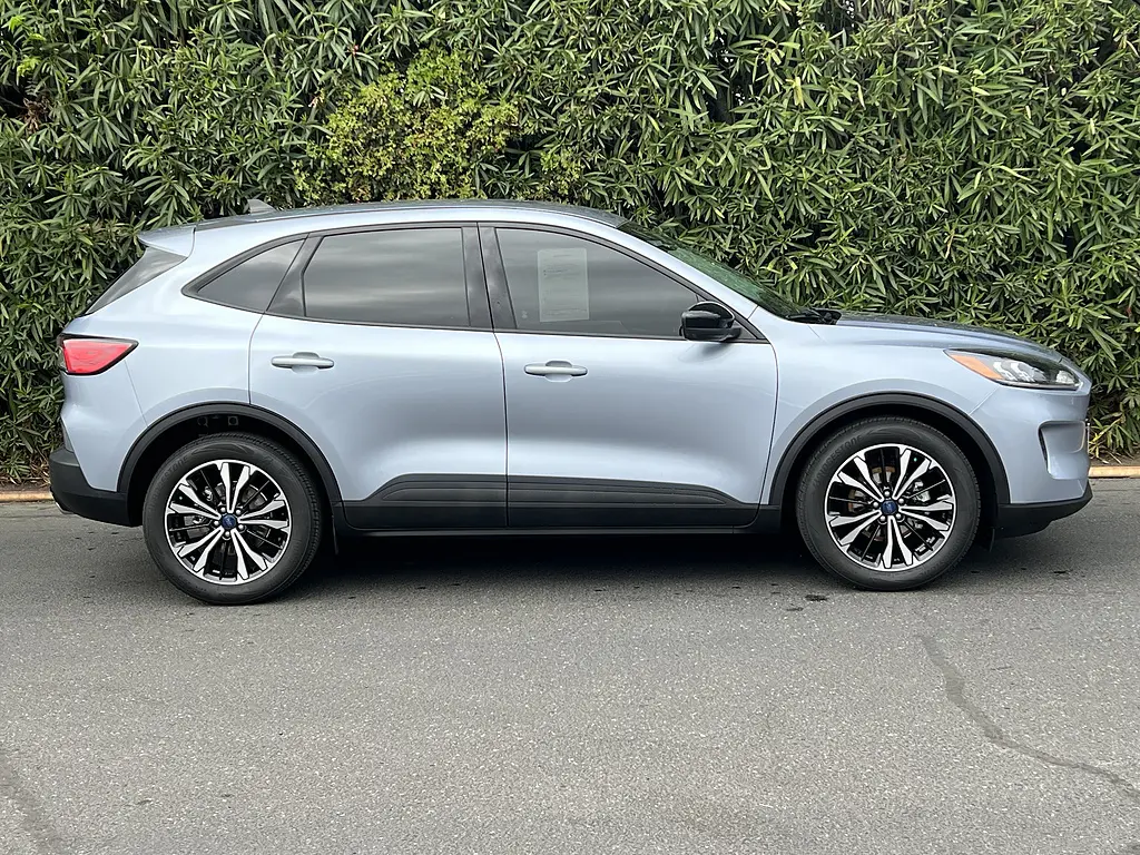 2022 Ford Escape - $21,988