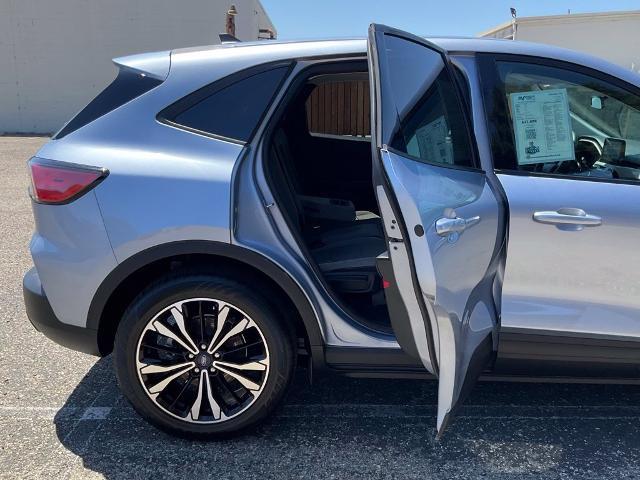 2022 Ford Escape - $21,888