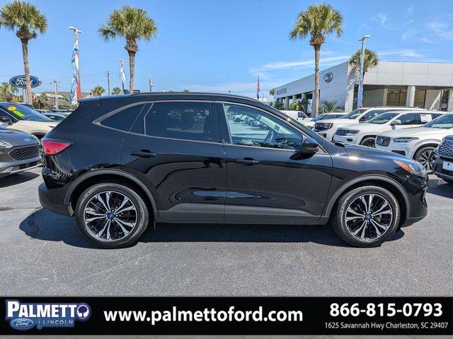 2022 Ford Escape SE — photo 1 of 24
