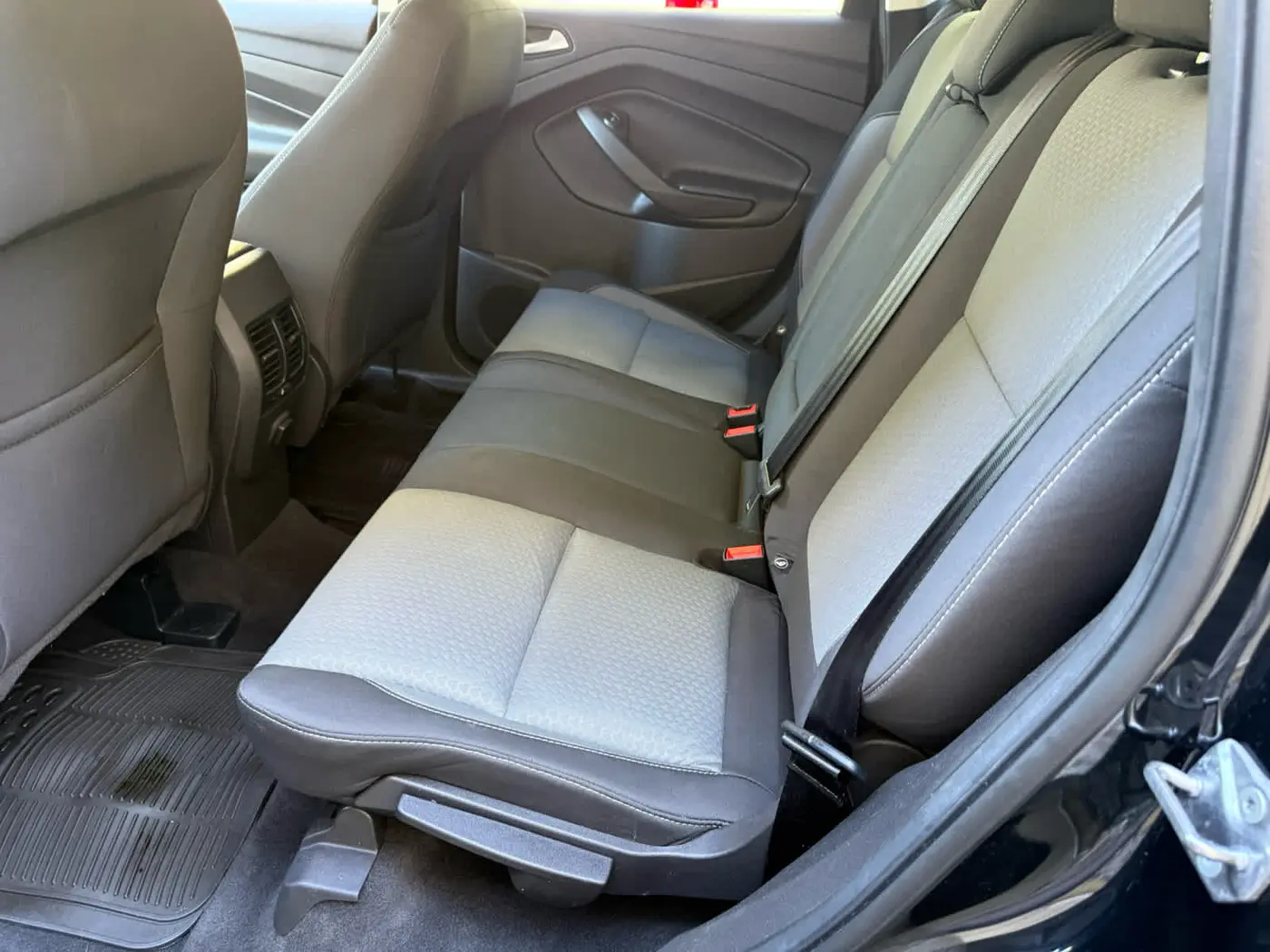 2018 Ford Escape - $11,400