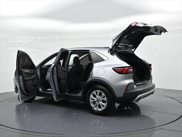 2023 Ford Escape - $22,990