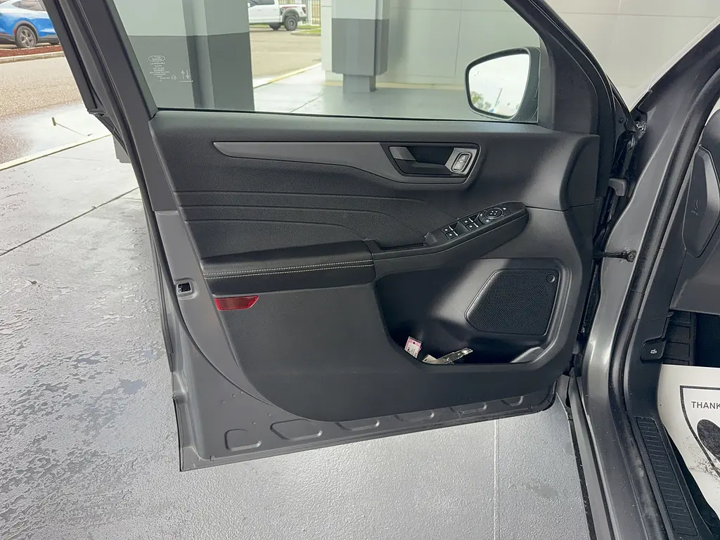2025 Ford Escape - $30,995
