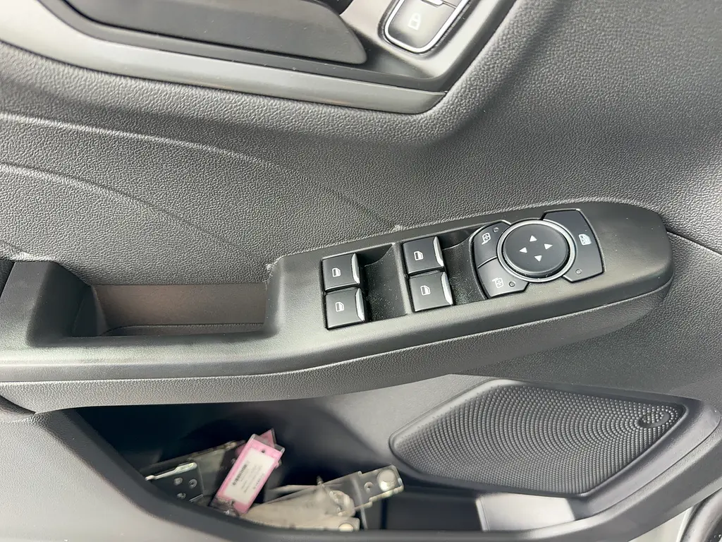 2025 Ford Escape - $30,995