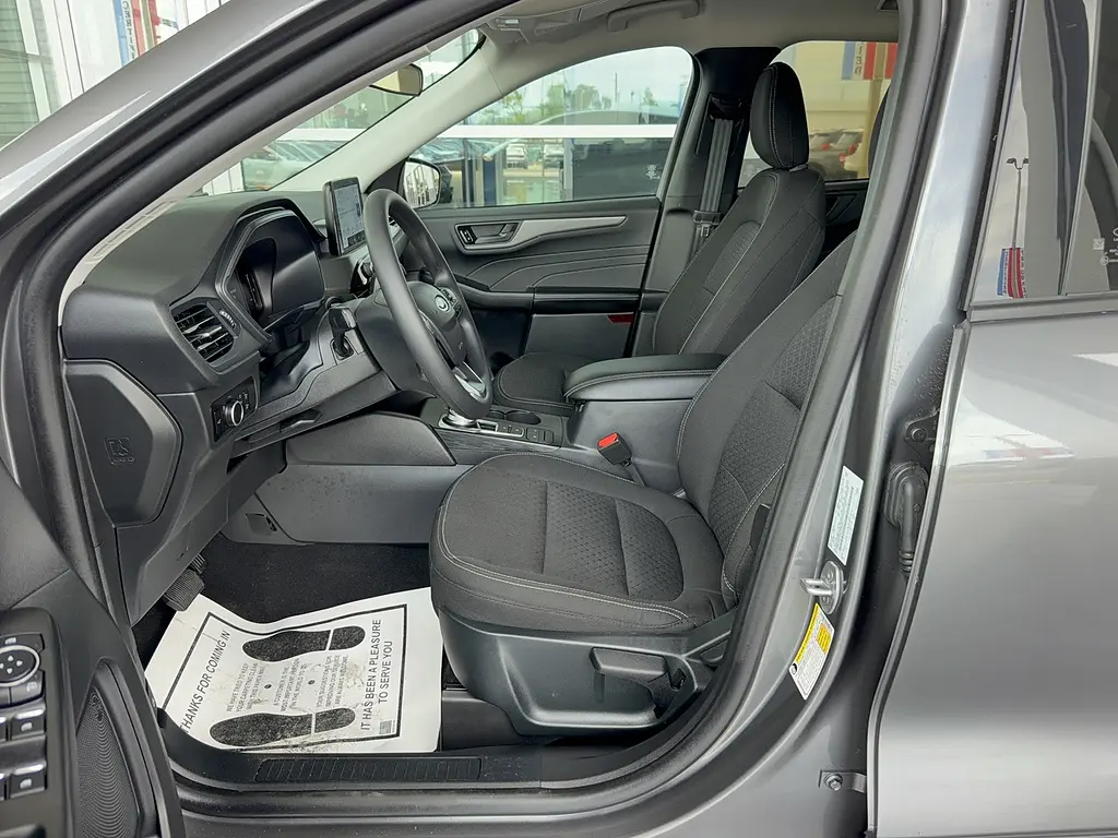 2025 Ford Escape - $30,995