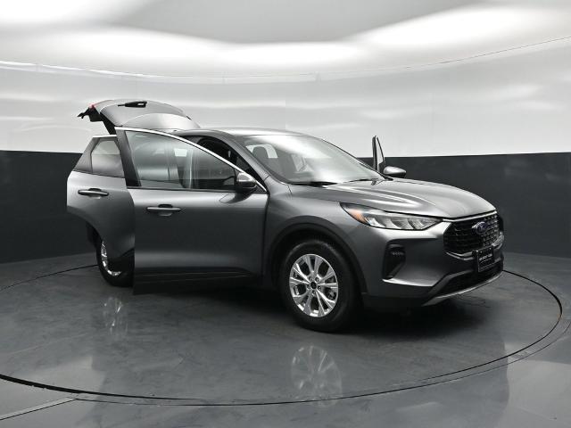 2023 Ford Escape - $24,585