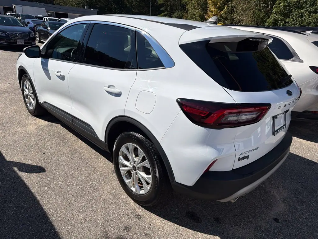 2024 Ford Escape - $18,998