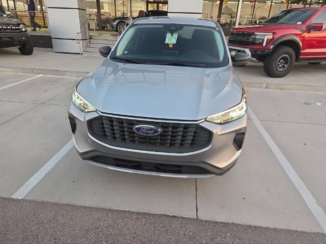 2023 Ford Escape - $21,988