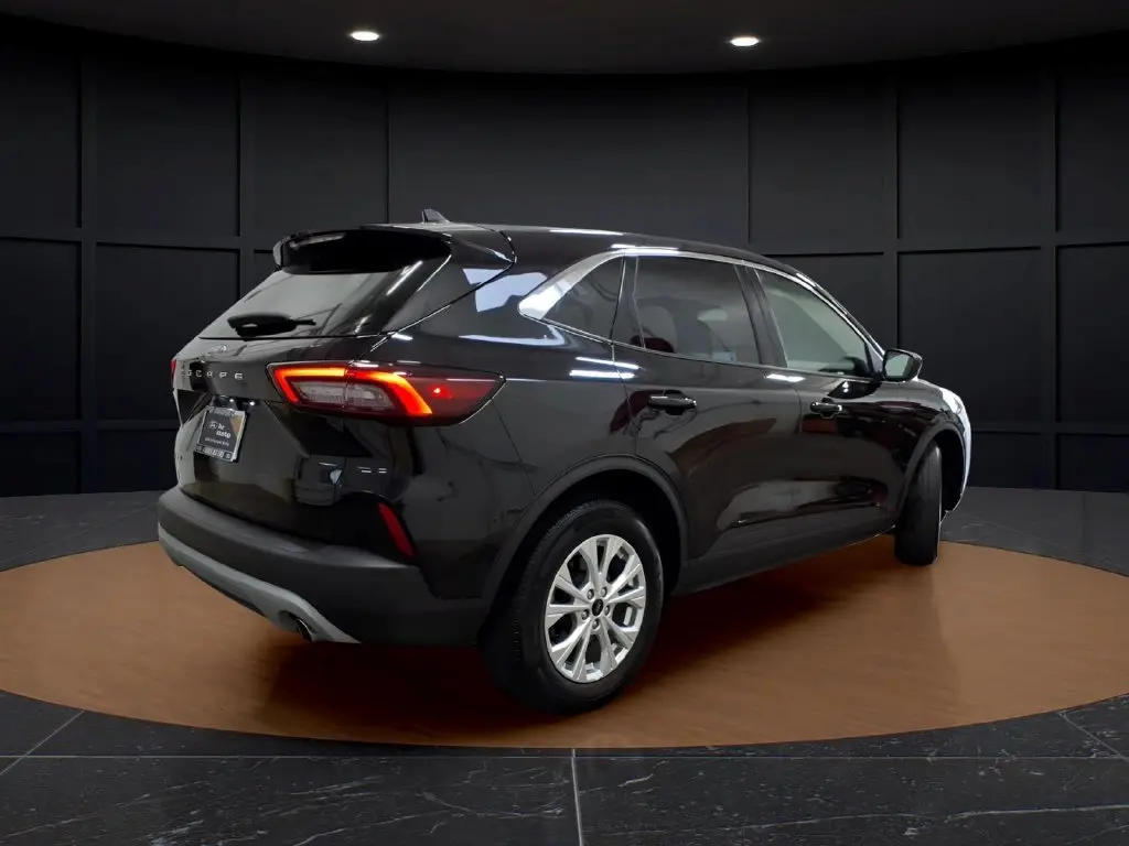 2024 Ford Escape - $21,995