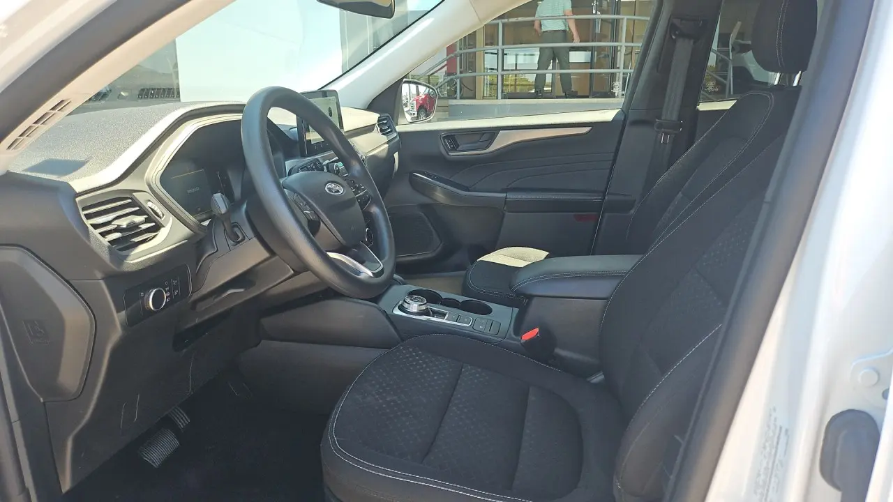 2025 Ford Escape - $21,958