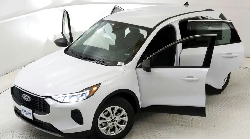 2024 Ford Escape - $20,949
