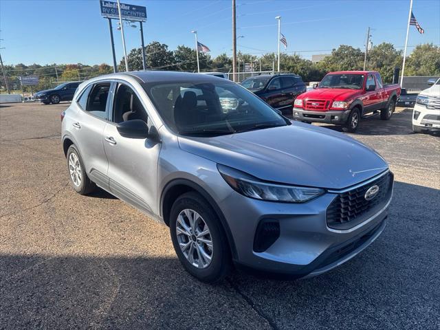 2024 Ford Escape - $22,199