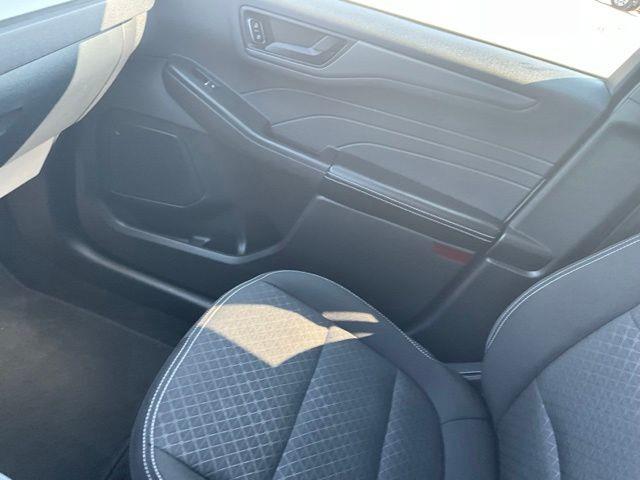 2025 Ford Escape - $22,542