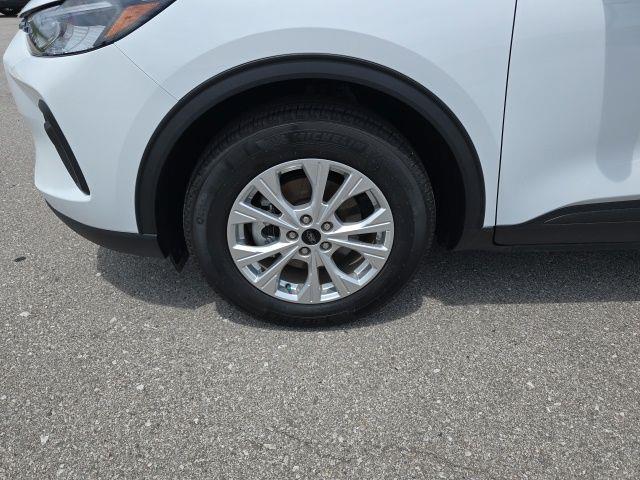 2026 Ford Escape - $27,000
