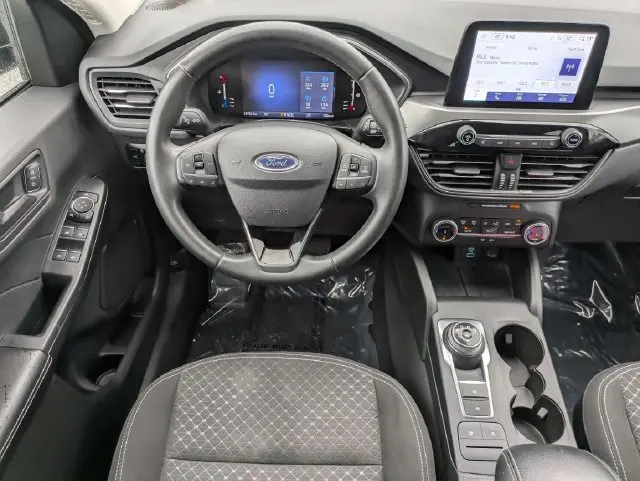 2023 Ford Escape - $21,157