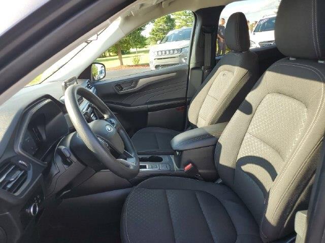 2025 Ford Escape - $18,900