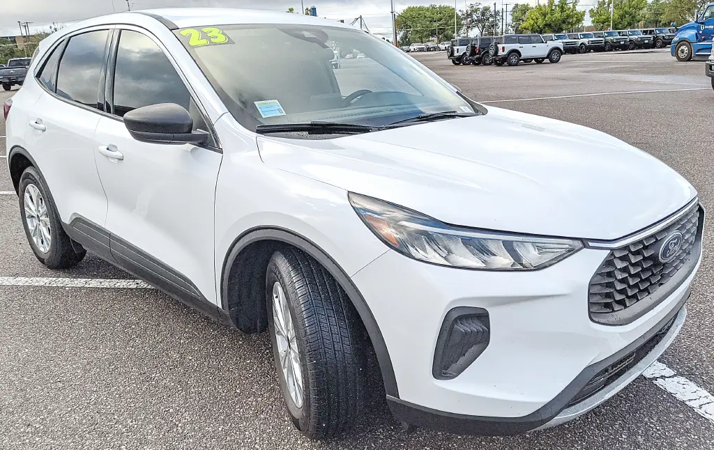2023 Ford Escape - $21,432