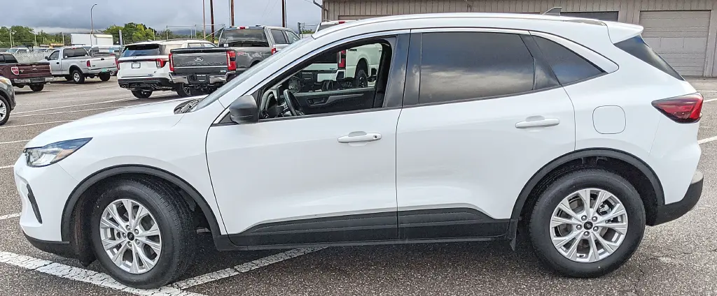 2023 Ford Escape - $21,432