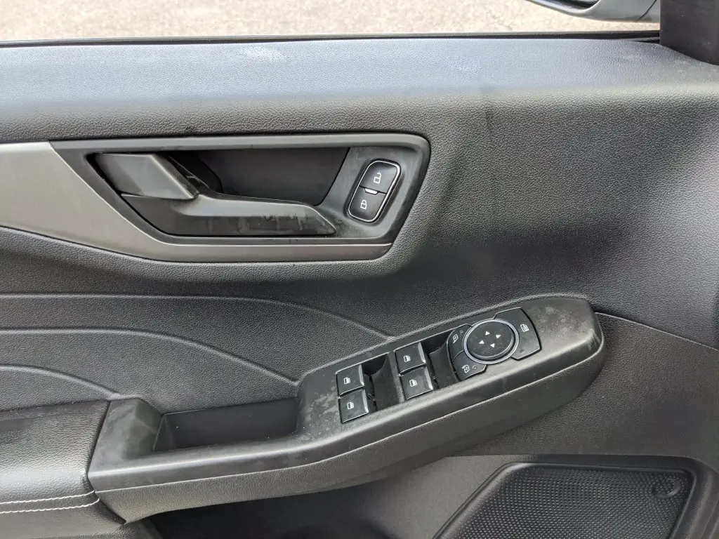 2023 Ford Escape - $21,432