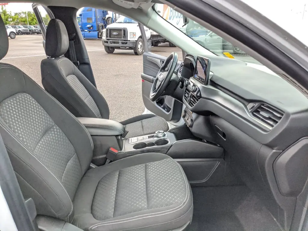 2023 Ford Escape - $21,432