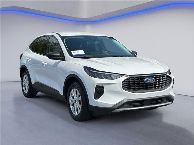 2025 Ford Escape - $18,999