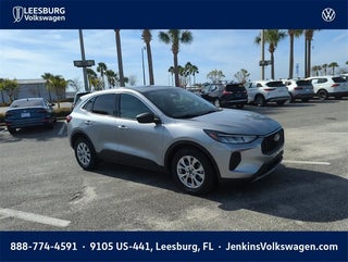 2023 Ford Escape Hybrid with Iconic Silver Metallic Exterior