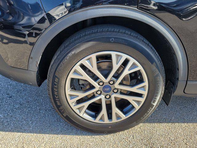 2022 Ford Escape - $22,789