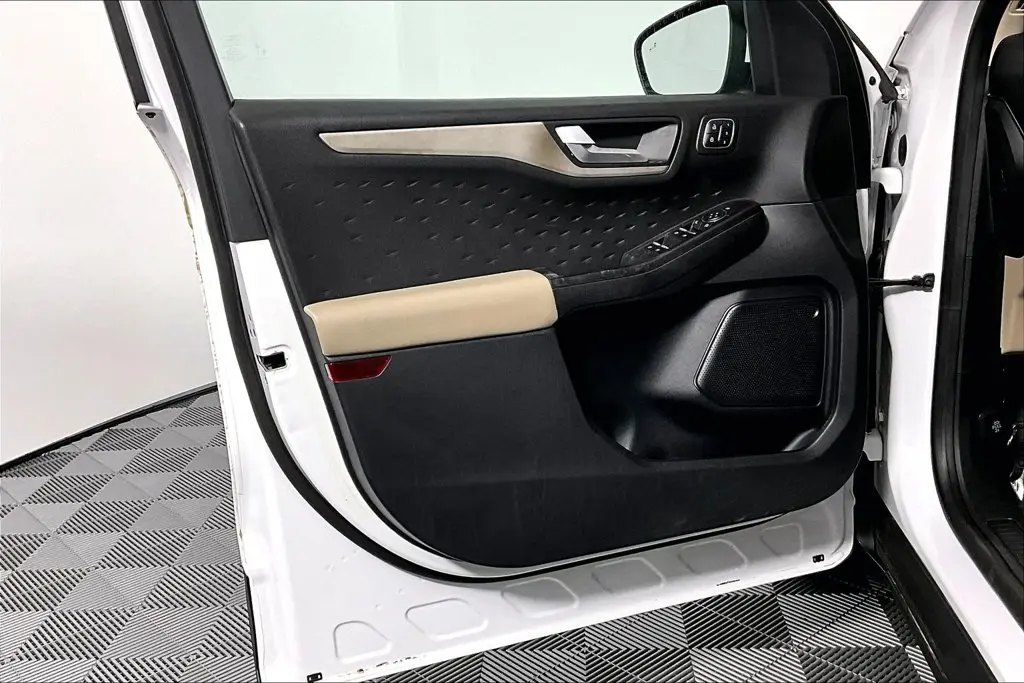 2020 Ford Escape - $18,660