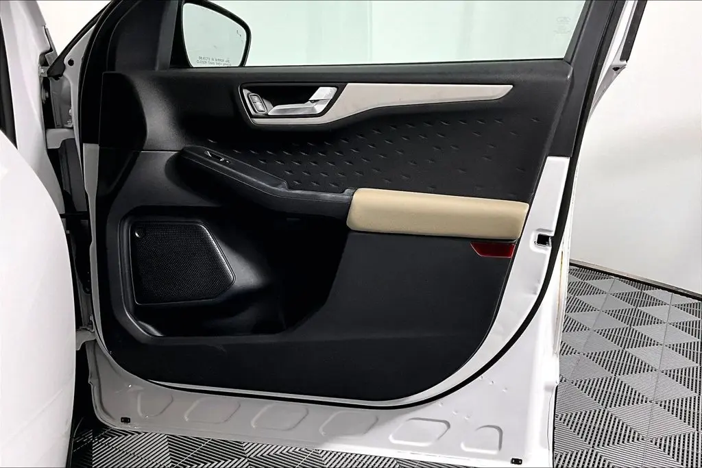 2020 Ford Escape - $18,660