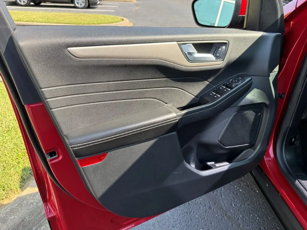 2022 Ford Escape - $19,996