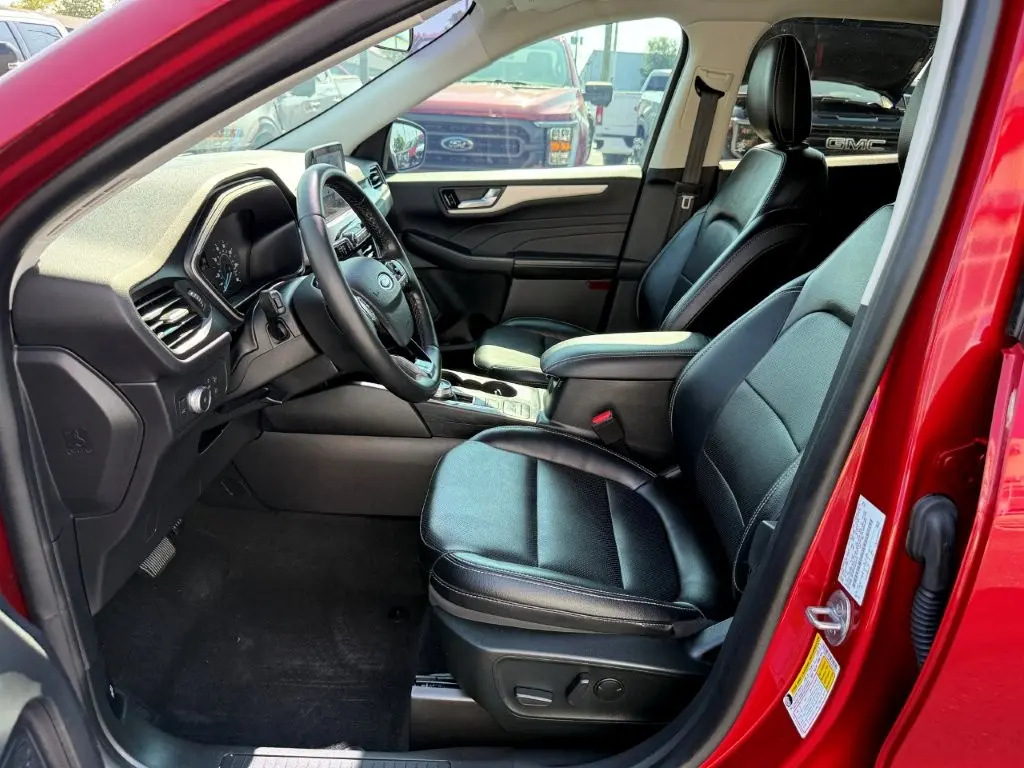 2022 Ford Escape - $19,996