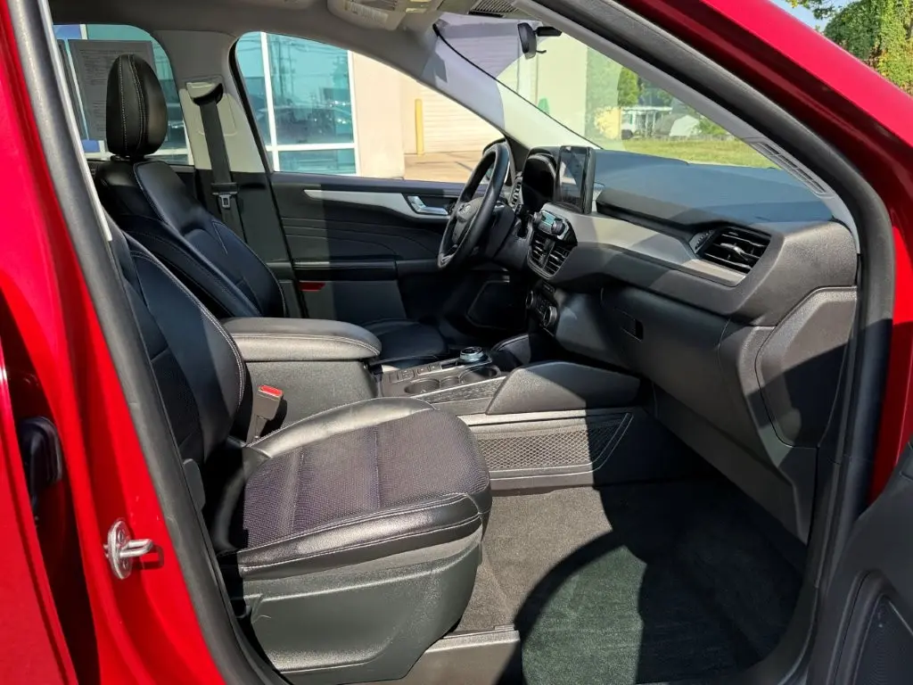 2022 Ford Escape - $19,996