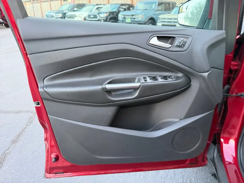 2016 Ford Escape - $12,170