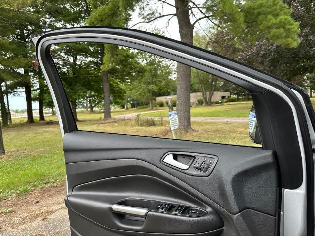 2017 Ford Escape - $14,000