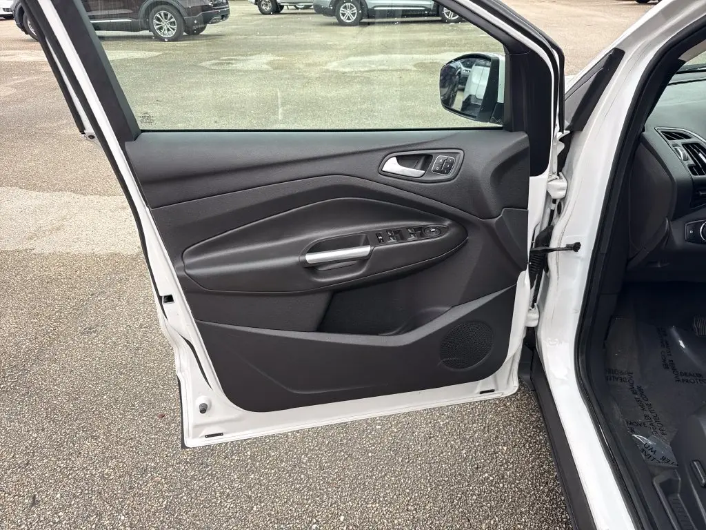 2014 Ford Escape - $10,901