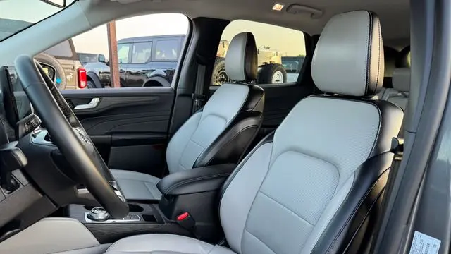 2025 Ford Escape Hybrid Platinum