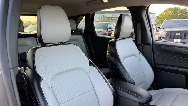 2025 Ford Escape Hybrid Platinum