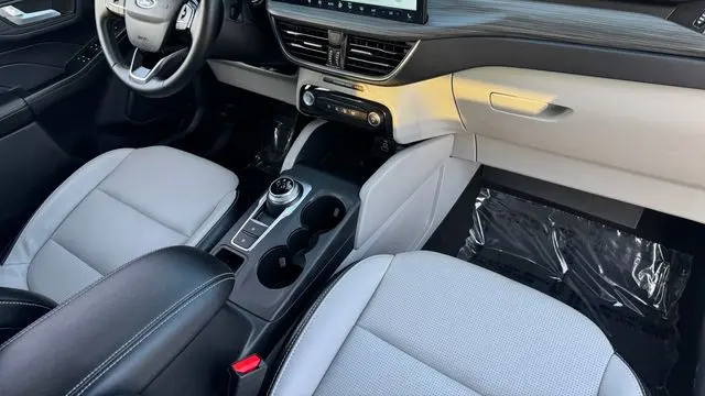 2025 Ford Escape Hybrid Platinum