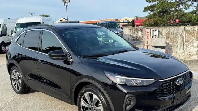 2025 Ford Escape Hybrid Platinum