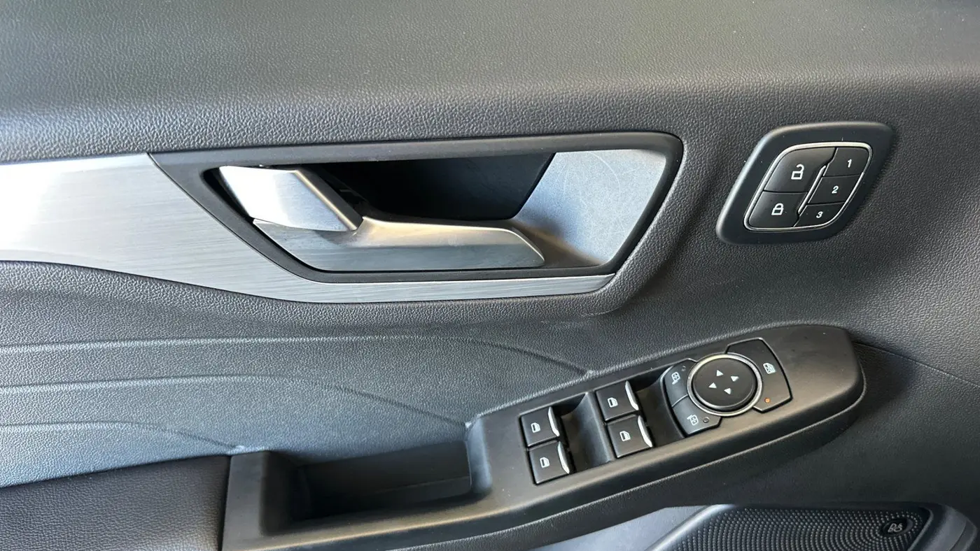 2025 Ford Escape Hybrid Platinum