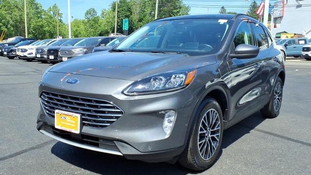 2022 Ford Escape Plug-In Hybrid Titanium