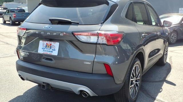 2022 Ford Escape Plug-In Hybrid Titanium