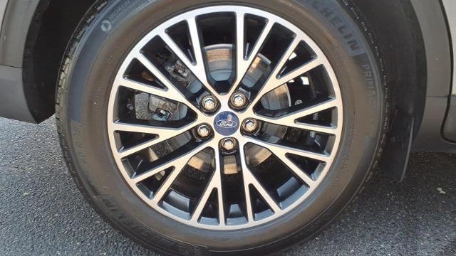 2022 Ford Escape Plug-In Hybrid Titanium