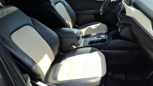 2022 Ford Escape Plug-In Hybrid Titanium