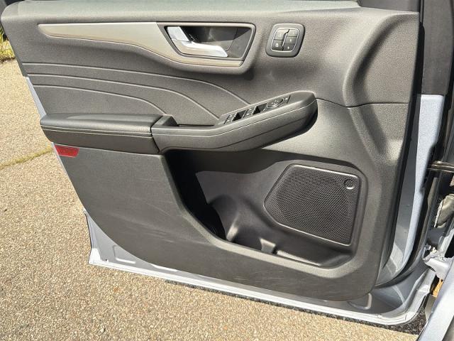 2022 Ford Escape - $21,779