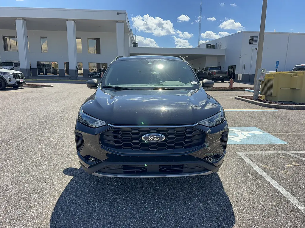 2025 Ford Escape - $25,995