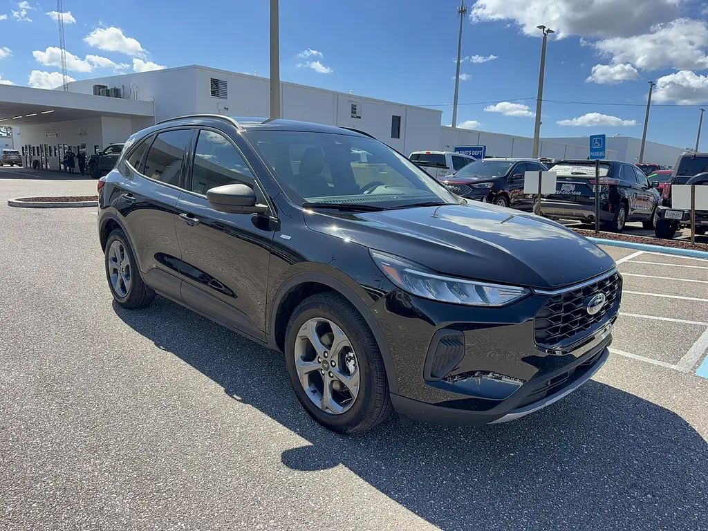 2025 Ford Escape - $25,995